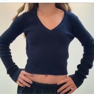 Brandy Melville cropped plunge v-neck Sweater - like new ! Navy!